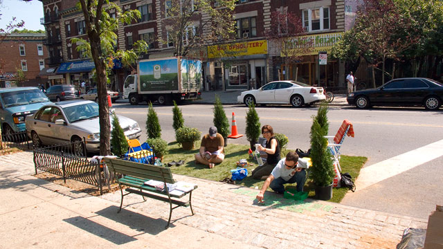 cortelyou_park_youngppl.jpg