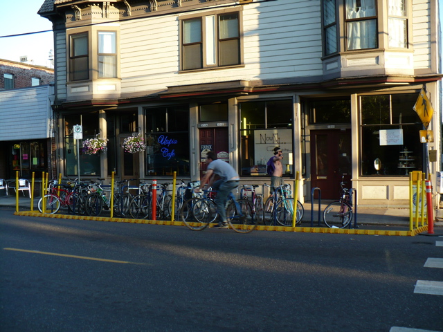 portlandbikeparking.JPG